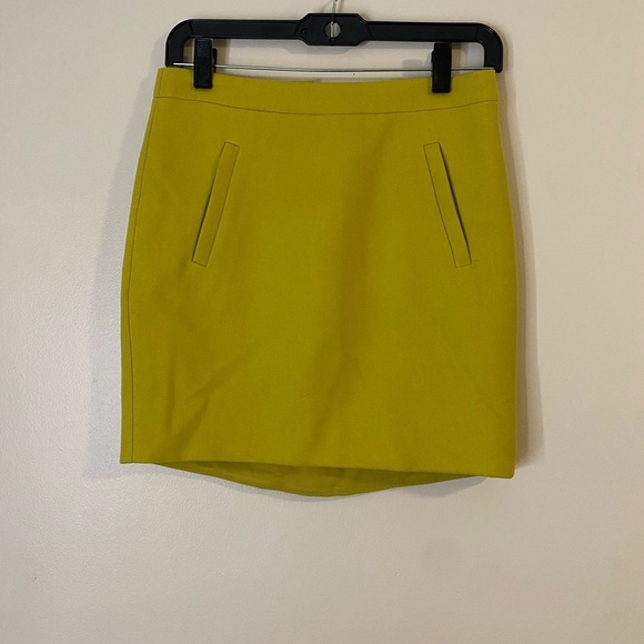J.Crew 100% Wool Elegant Citron Yellow Color Mini Skirt with side pockets - Picture 1 of 11
